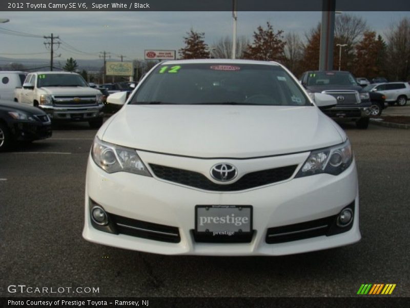 Super White / Black 2012 Toyota Camry SE V6