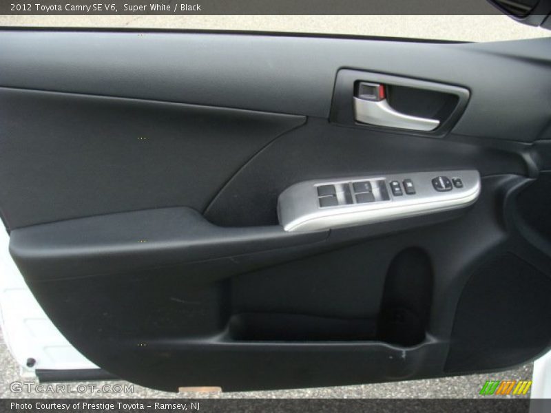 Super White / Black 2012 Toyota Camry SE V6