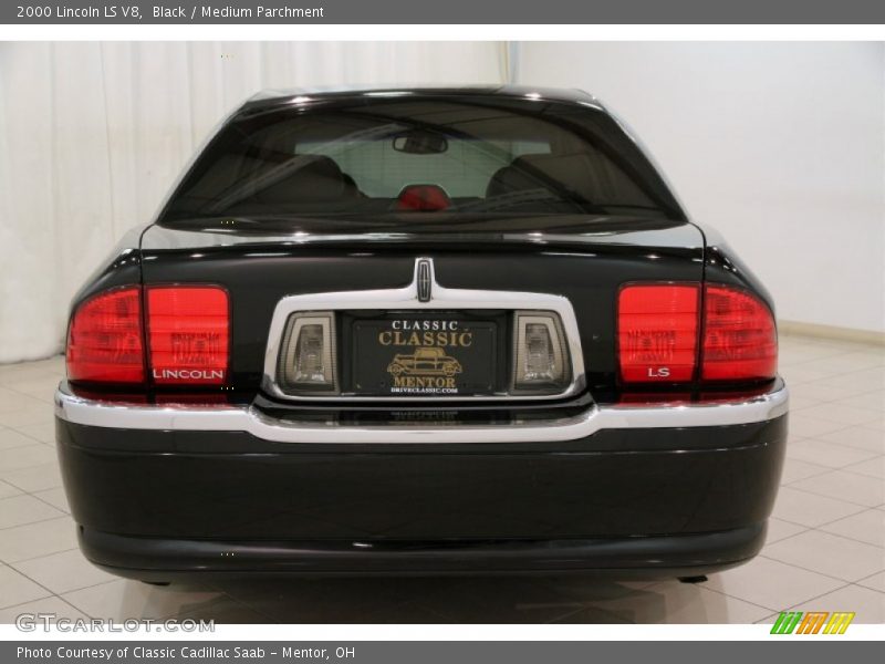 Black / Medium Parchment 2000 Lincoln LS V8