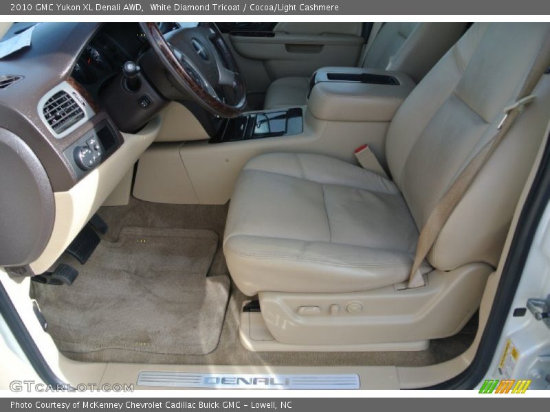 White Diamond Tricoat / Cocoa/Light Cashmere 2010 GMC Yukon XL Denali AWD