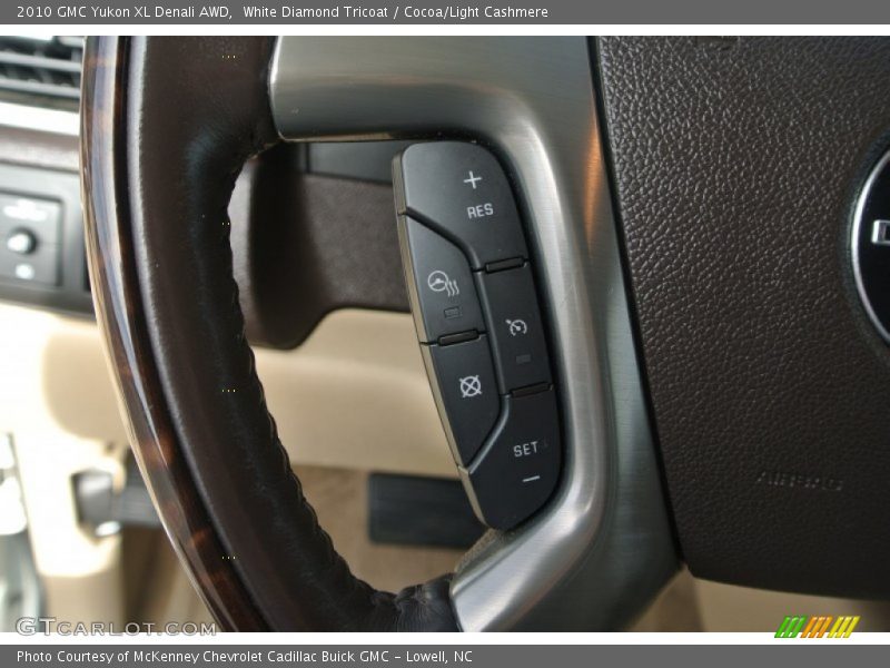 White Diamond Tricoat / Cocoa/Light Cashmere 2010 GMC Yukon XL Denali AWD