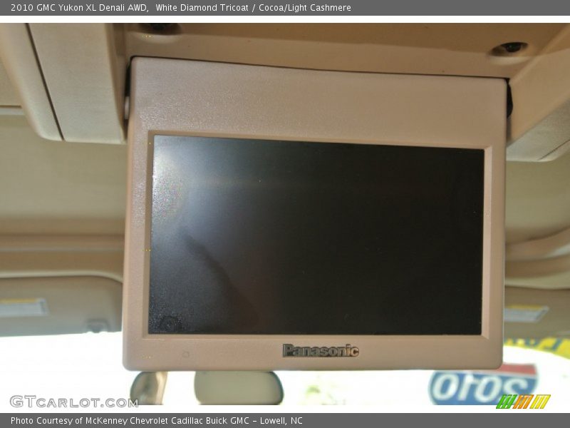 White Diamond Tricoat / Cocoa/Light Cashmere 2010 GMC Yukon XL Denali AWD