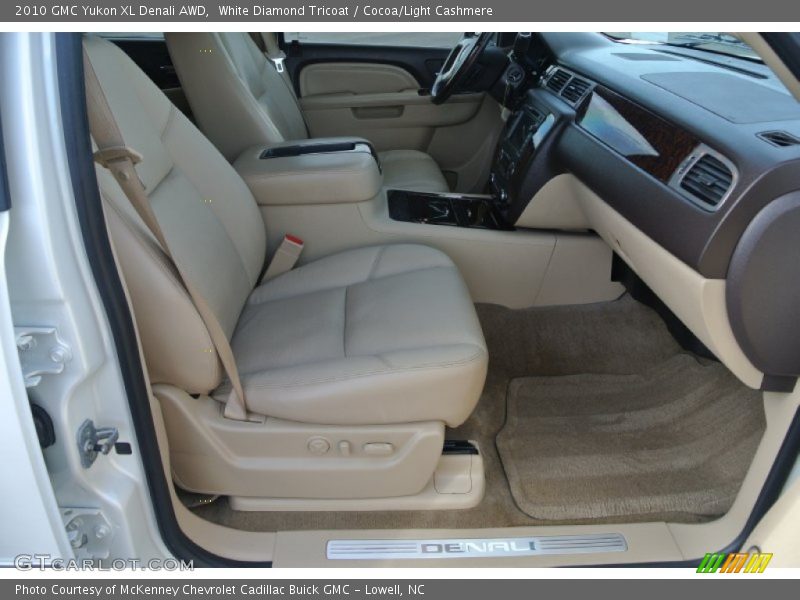 White Diamond Tricoat / Cocoa/Light Cashmere 2010 GMC Yukon XL Denali AWD