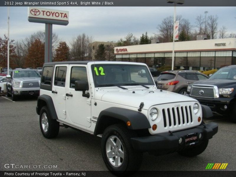 Bright White / Black 2012 Jeep Wrangler Unlimited Sport S 4x4