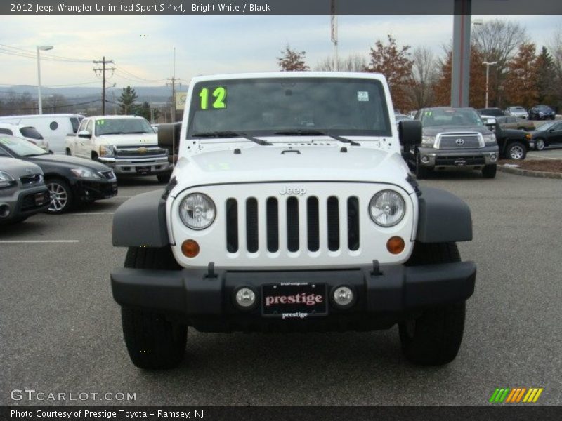 Bright White / Black 2012 Jeep Wrangler Unlimited Sport S 4x4