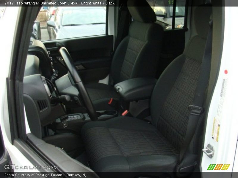 Bright White / Black 2012 Jeep Wrangler Unlimited Sport S 4x4