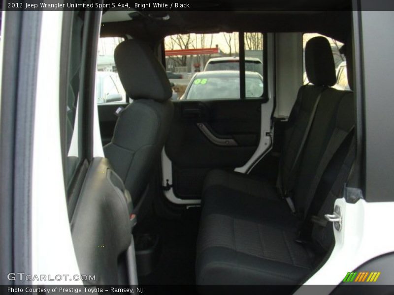 Bright White / Black 2012 Jeep Wrangler Unlimited Sport S 4x4