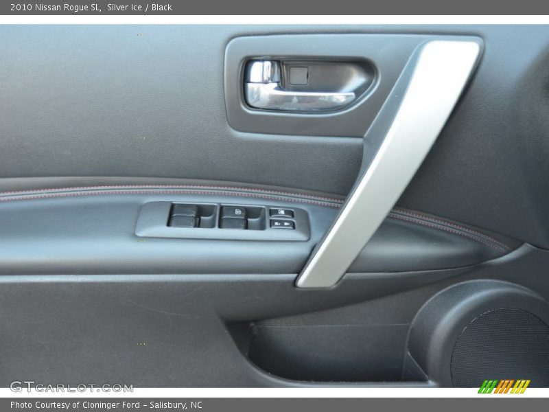Silver Ice / Black 2010 Nissan Rogue SL
