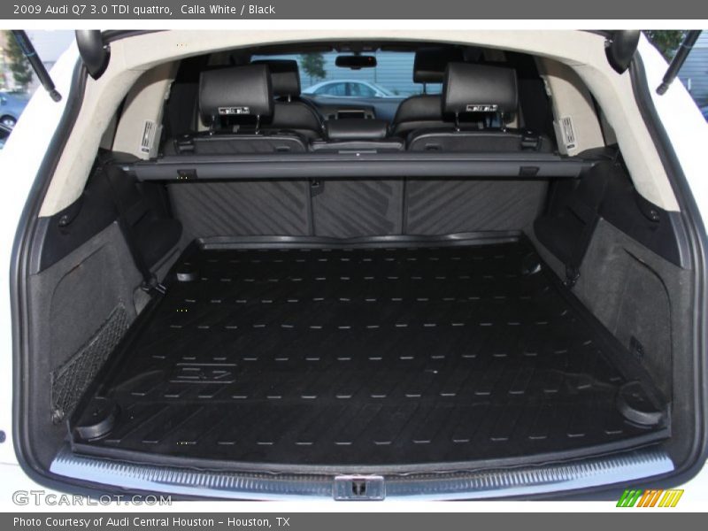 Calla White / Black 2009 Audi Q7 3.0 TDI quattro