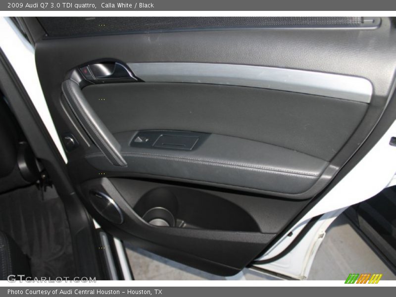 Calla White / Black 2009 Audi Q7 3.0 TDI quattro
