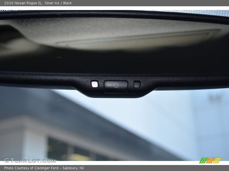 Silver Ice / Black 2010 Nissan Rogue SL