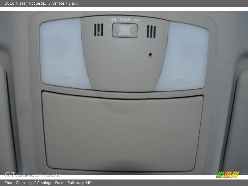 Silver Ice / Black 2010 Nissan Rogue SL