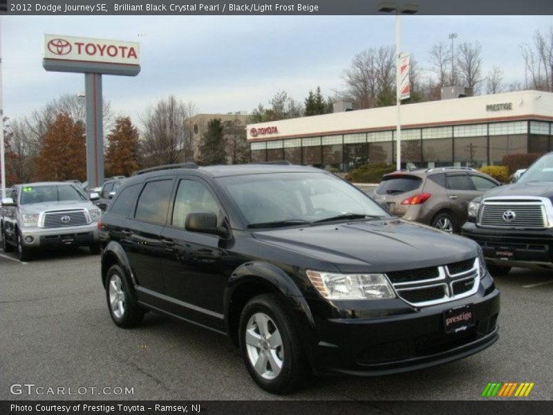 Brilliant Black Crystal Pearl / Black/Light Frost Beige 2012 Dodge Journey SE