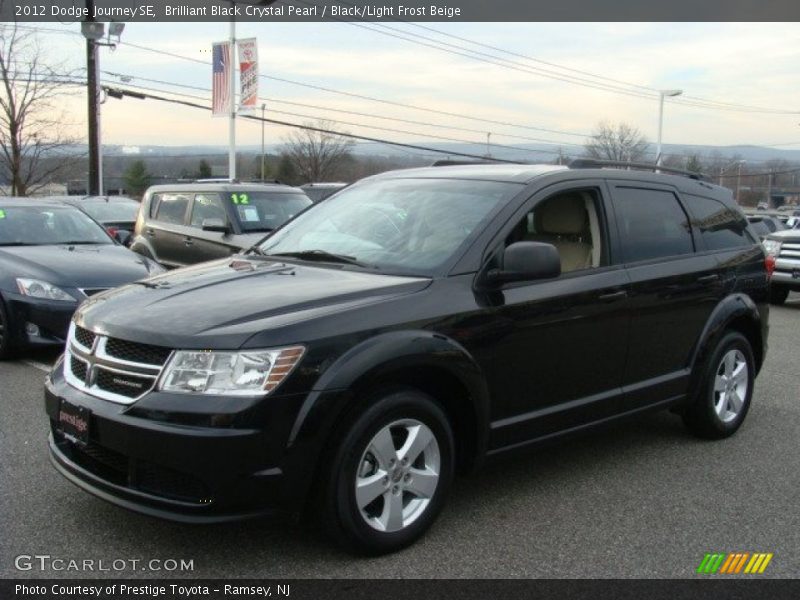 Brilliant Black Crystal Pearl / Black/Light Frost Beige 2012 Dodge Journey SE