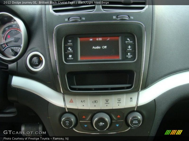 Brilliant Black Crystal Pearl / Black/Light Frost Beige 2012 Dodge Journey SE