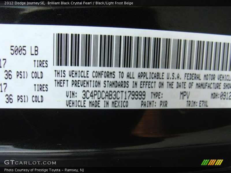 Brilliant Black Crystal Pearl / Black/Light Frost Beige 2012 Dodge Journey SE