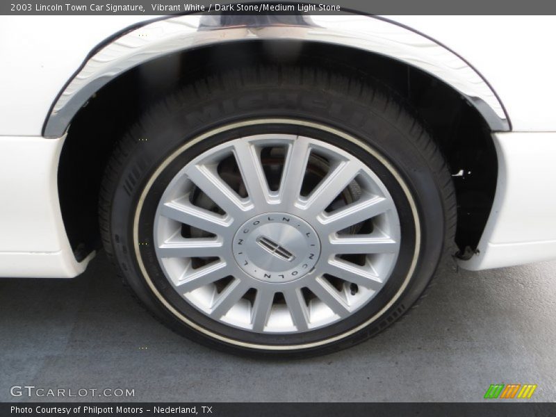 Vibrant White / Dark Stone/Medium Light Stone 2003 Lincoln Town Car Signature