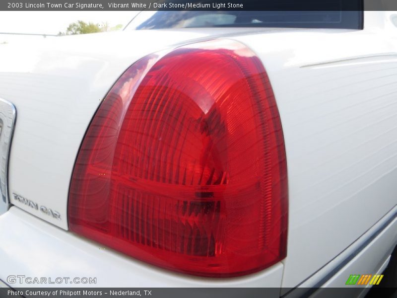 Vibrant White / Dark Stone/Medium Light Stone 2003 Lincoln Town Car Signature