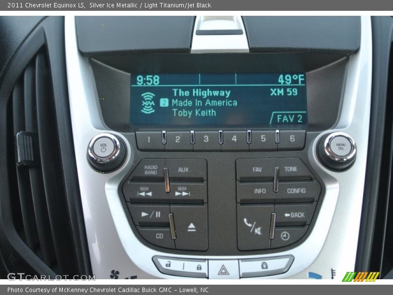 Silver Ice Metallic / Light Titanium/Jet Black 2011 Chevrolet Equinox LS
