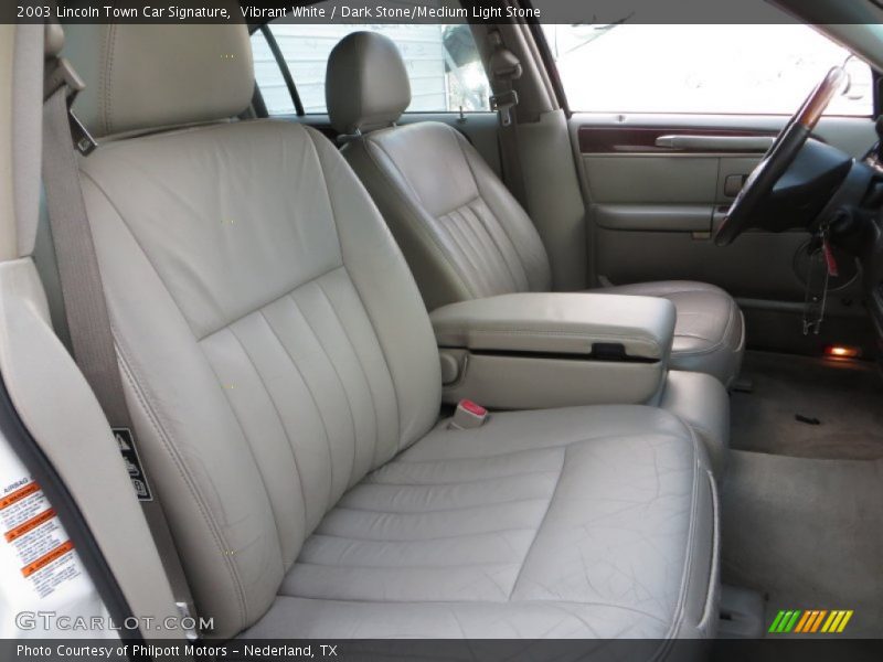 Vibrant White / Dark Stone/Medium Light Stone 2003 Lincoln Town Car Signature