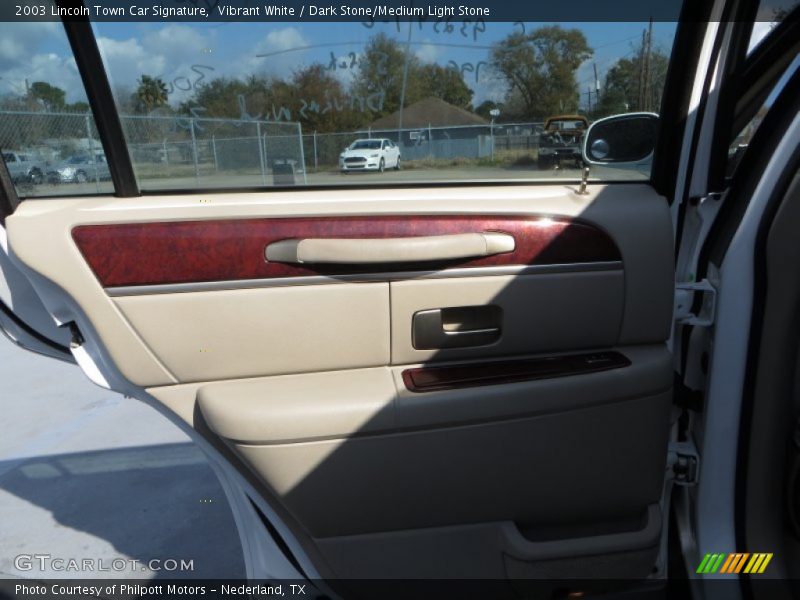 Vibrant White / Dark Stone/Medium Light Stone 2003 Lincoln Town Car Signature