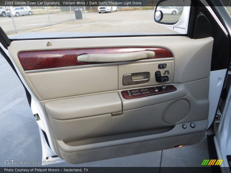 Vibrant White / Dark Stone/Medium Light Stone 2003 Lincoln Town Car Signature