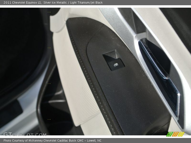 Silver Ice Metallic / Light Titanium/Jet Black 2011 Chevrolet Equinox LS
