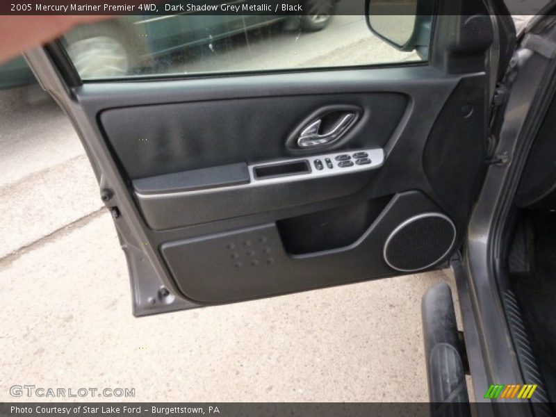 Door Panel of 2005 Mariner Premier 4WD