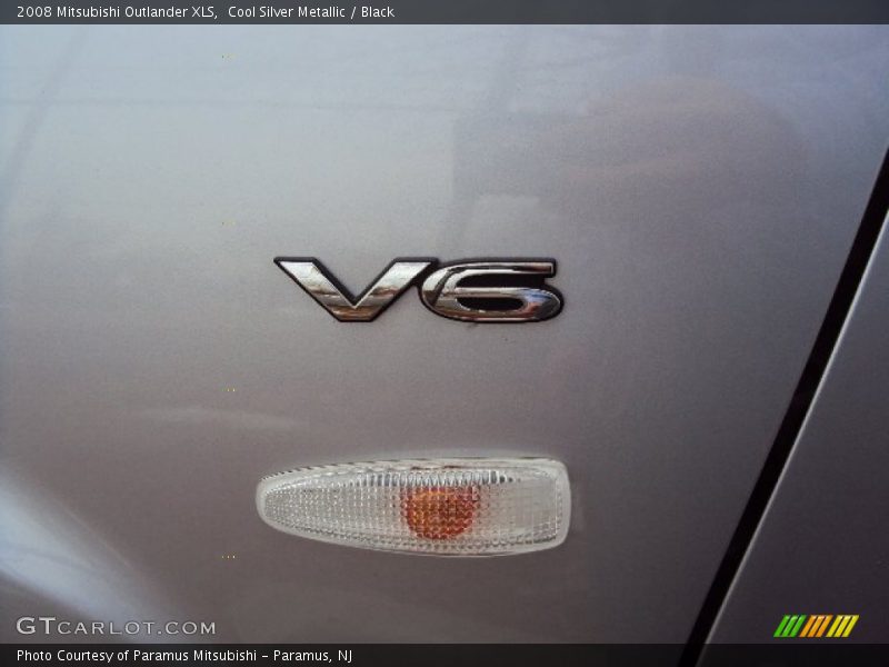 Cool Silver Metallic / Black 2008 Mitsubishi Outlander XLS