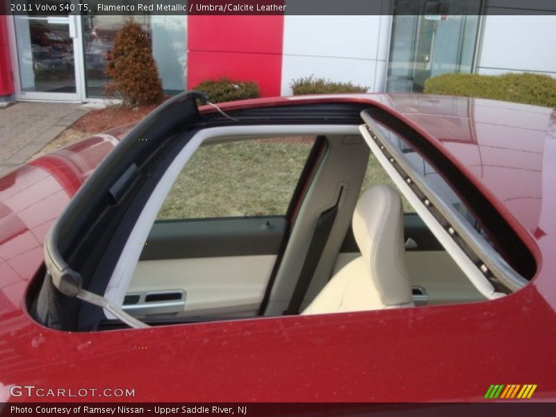 Flamenco Red Metallic / Umbra/Calcite Leather 2011 Volvo S40 T5