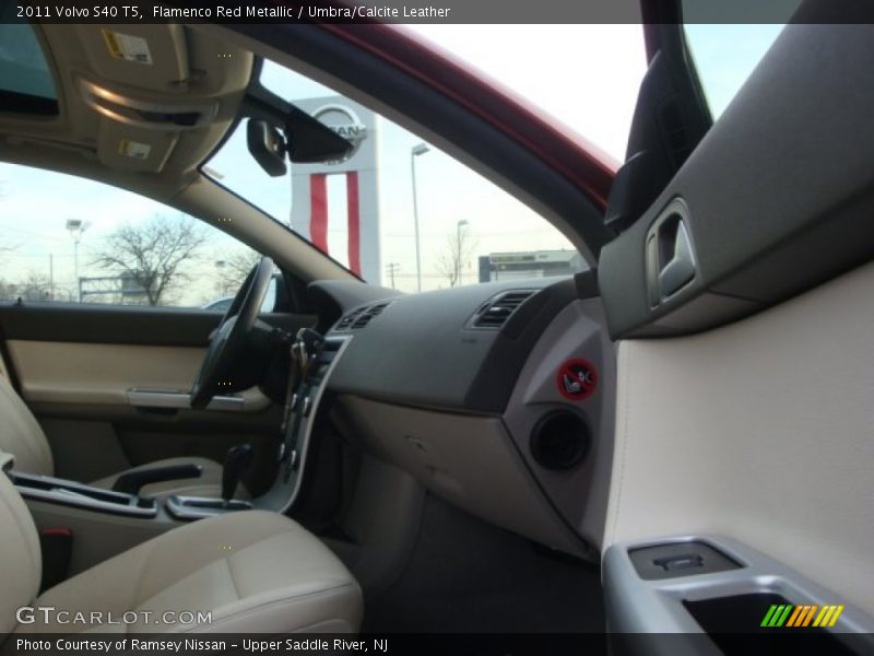 Flamenco Red Metallic / Umbra/Calcite Leather 2011 Volvo S40 T5