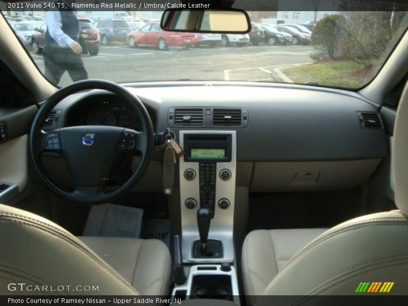 Flamenco Red Metallic / Umbra/Calcite Leather 2011 Volvo S40 T5