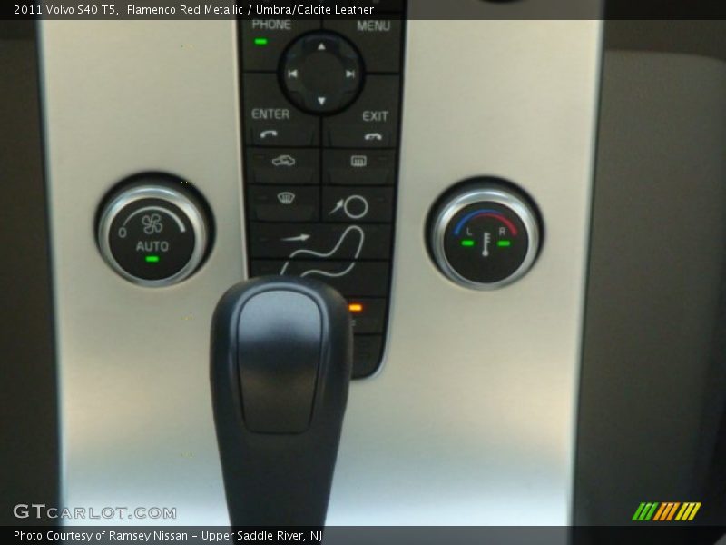 Flamenco Red Metallic / Umbra/Calcite Leather 2011 Volvo S40 T5