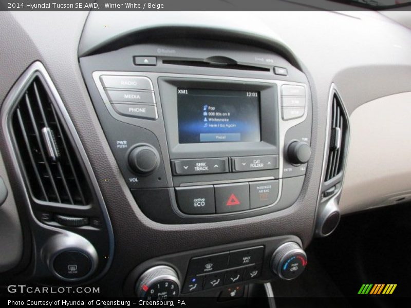 Winter White / Beige 2014 Hyundai Tucson SE AWD