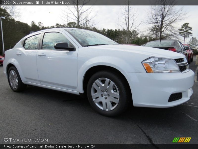 Bright White / Black 2014 Dodge Avenger SE