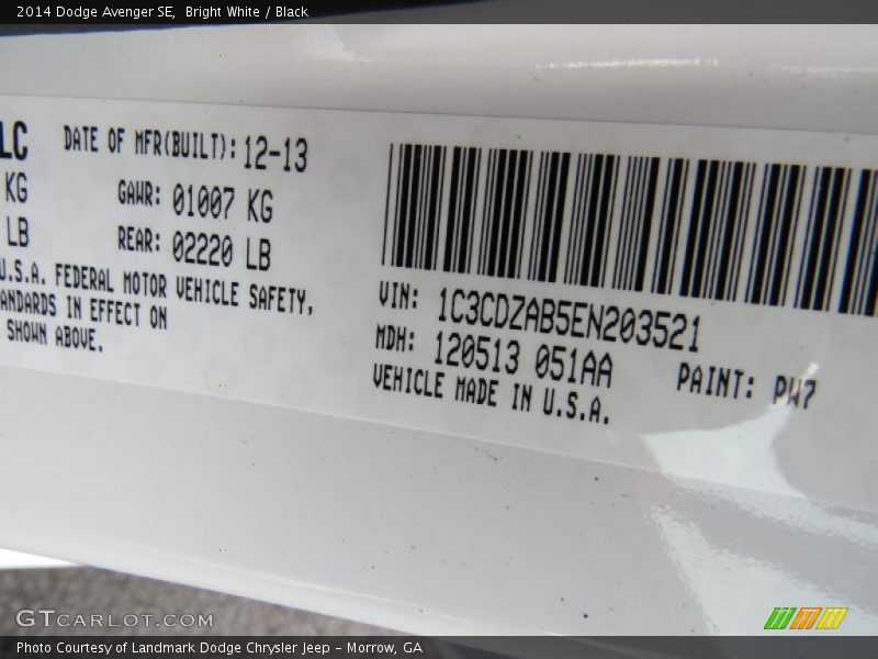 Bright White / Black 2014 Dodge Avenger SE