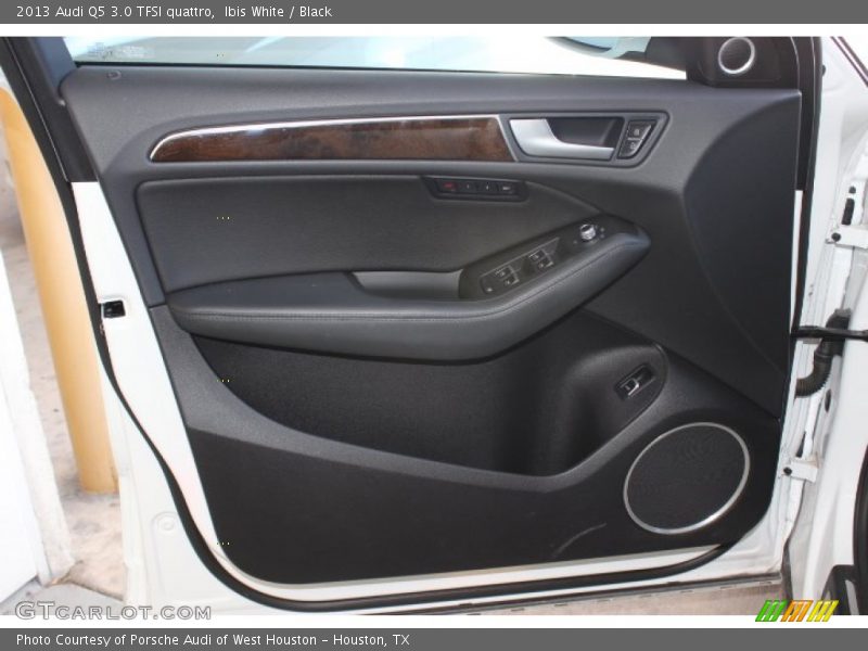 Door Panel of 2013 Q5 3.0 TFSI quattro