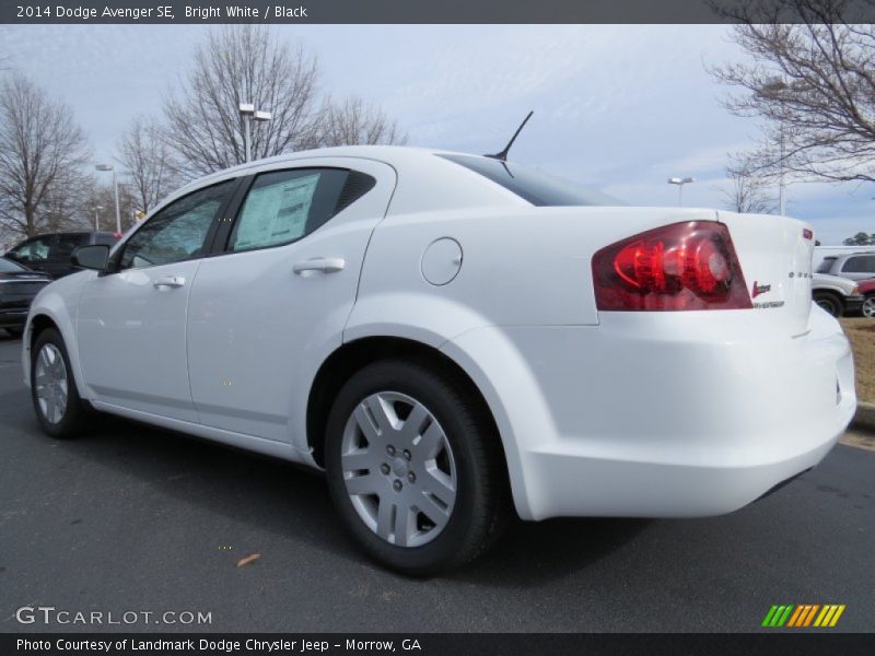 Bright White / Black 2014 Dodge Avenger SE