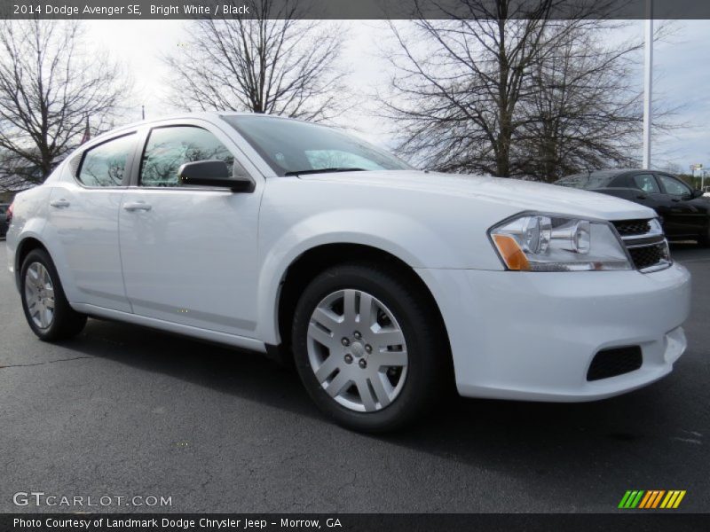 Bright White / Black 2014 Dodge Avenger SE