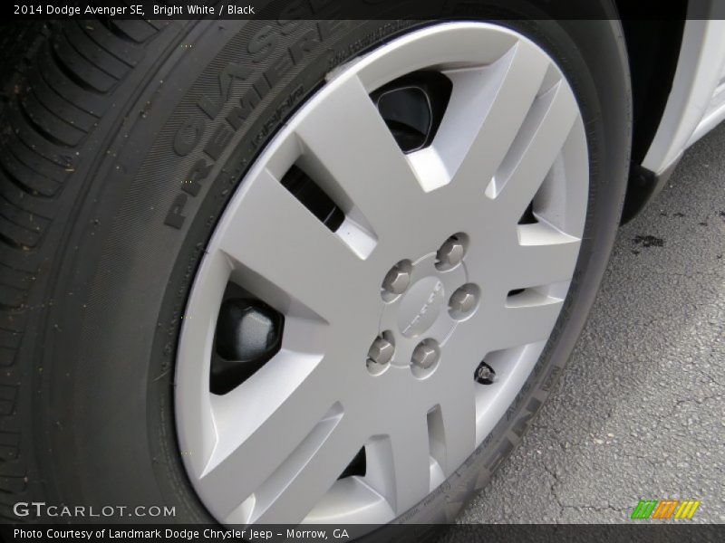 Bright White / Black 2014 Dodge Avenger SE