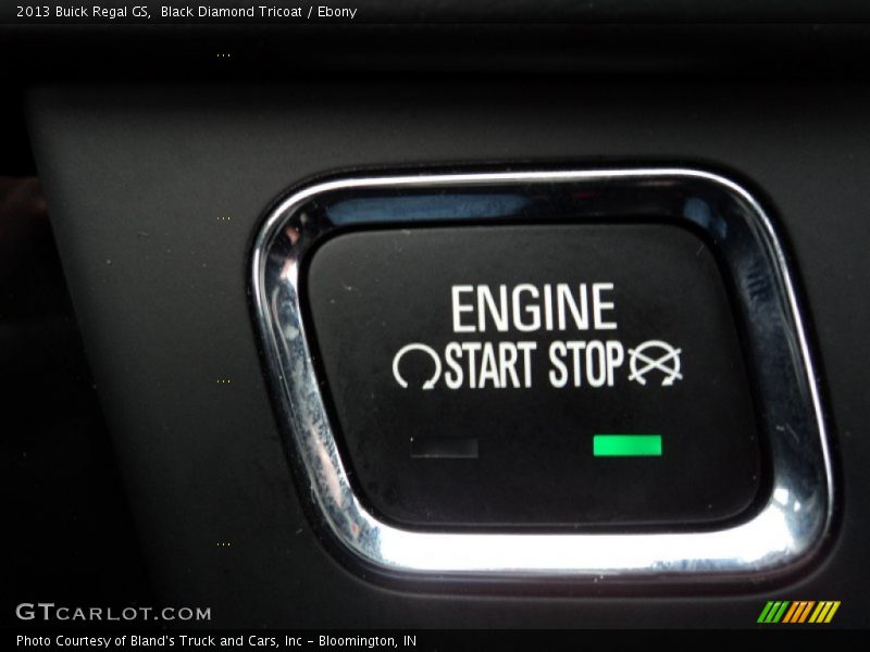 Black Diamond Tricoat / Ebony 2013 Buick Regal GS