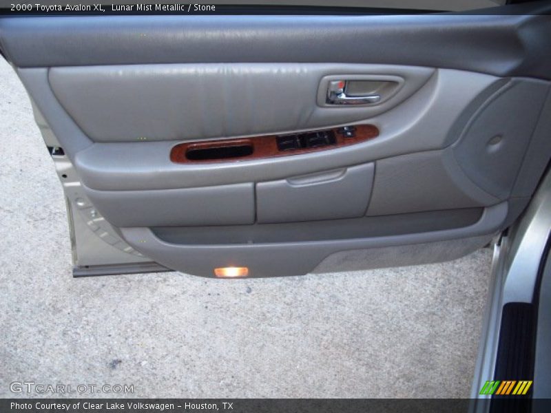 Lunar Mist Metallic / Stone 2000 Toyota Avalon XL