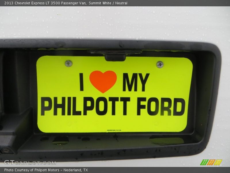 Summit White / Neutral 2013 Chevrolet Express LT 3500 Passenger Van
