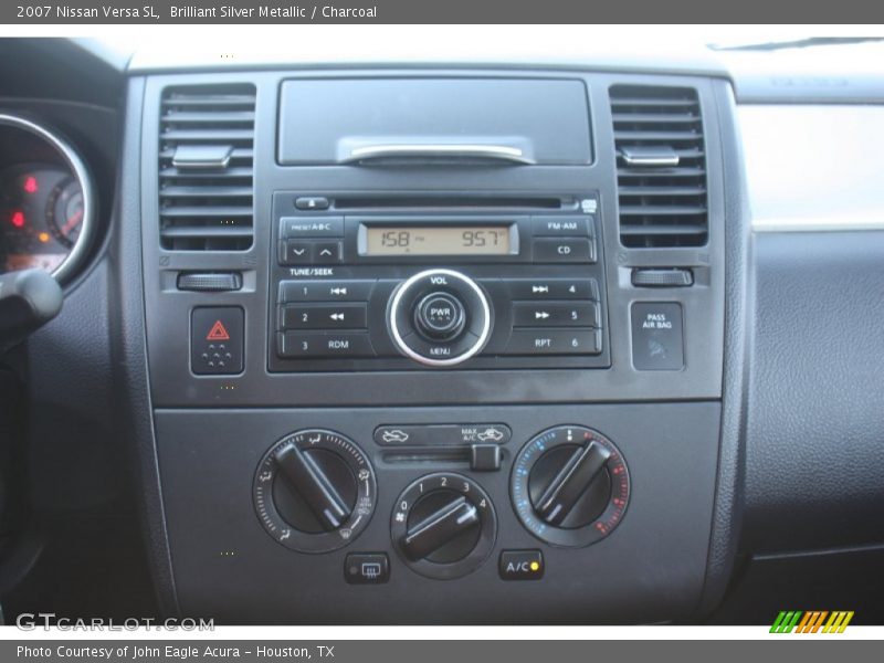 Brilliant Silver Metallic / Charcoal 2007 Nissan Versa SL