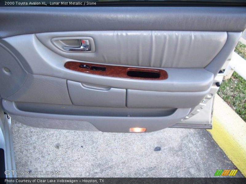 Lunar Mist Metallic / Stone 2000 Toyota Avalon XL