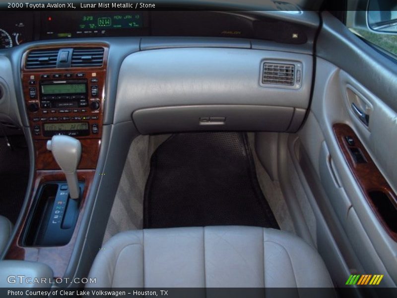 Lunar Mist Metallic / Stone 2000 Toyota Avalon XL