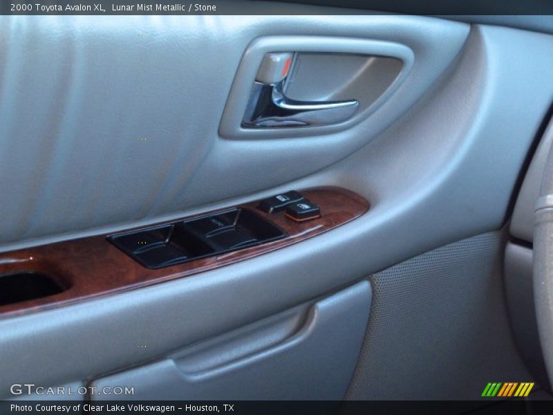 Lunar Mist Metallic / Stone 2000 Toyota Avalon XL