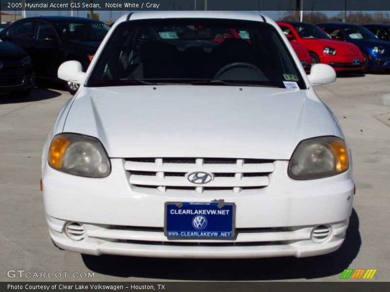 Noble White / Gray 2005 Hyundai Accent GLS Sedan