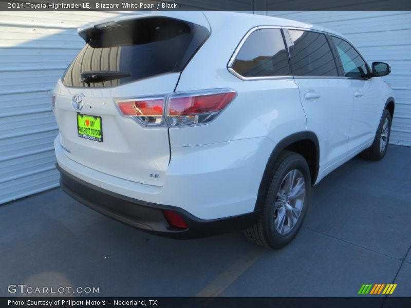 Blizzard White Pearl / Black 2014 Toyota Highlander LE