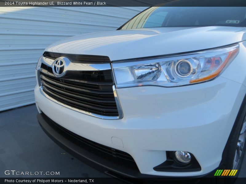 Blizzard White Pearl / Black 2014 Toyota Highlander LE